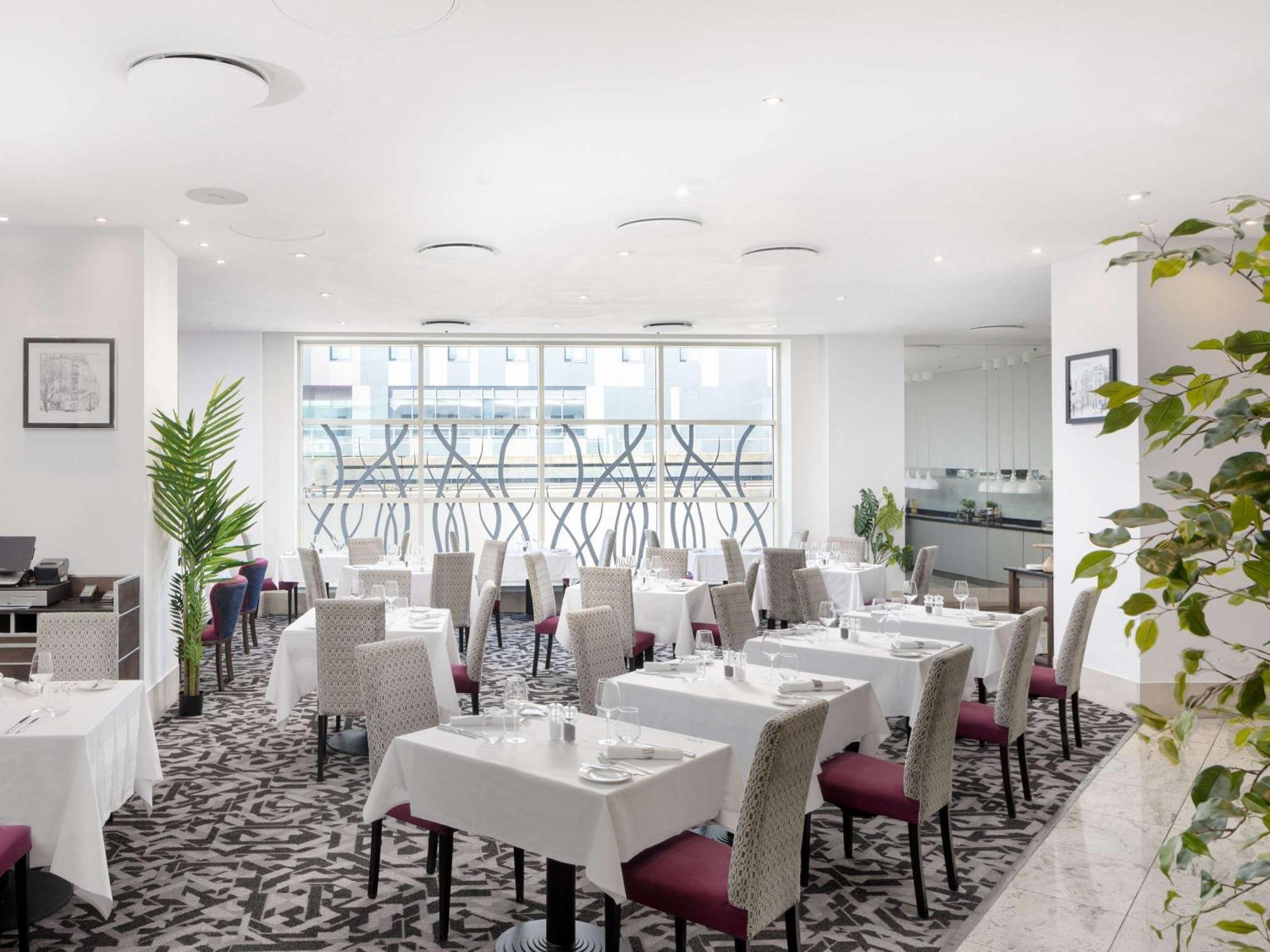 Hotel Sofitel London Gatwick 4*
