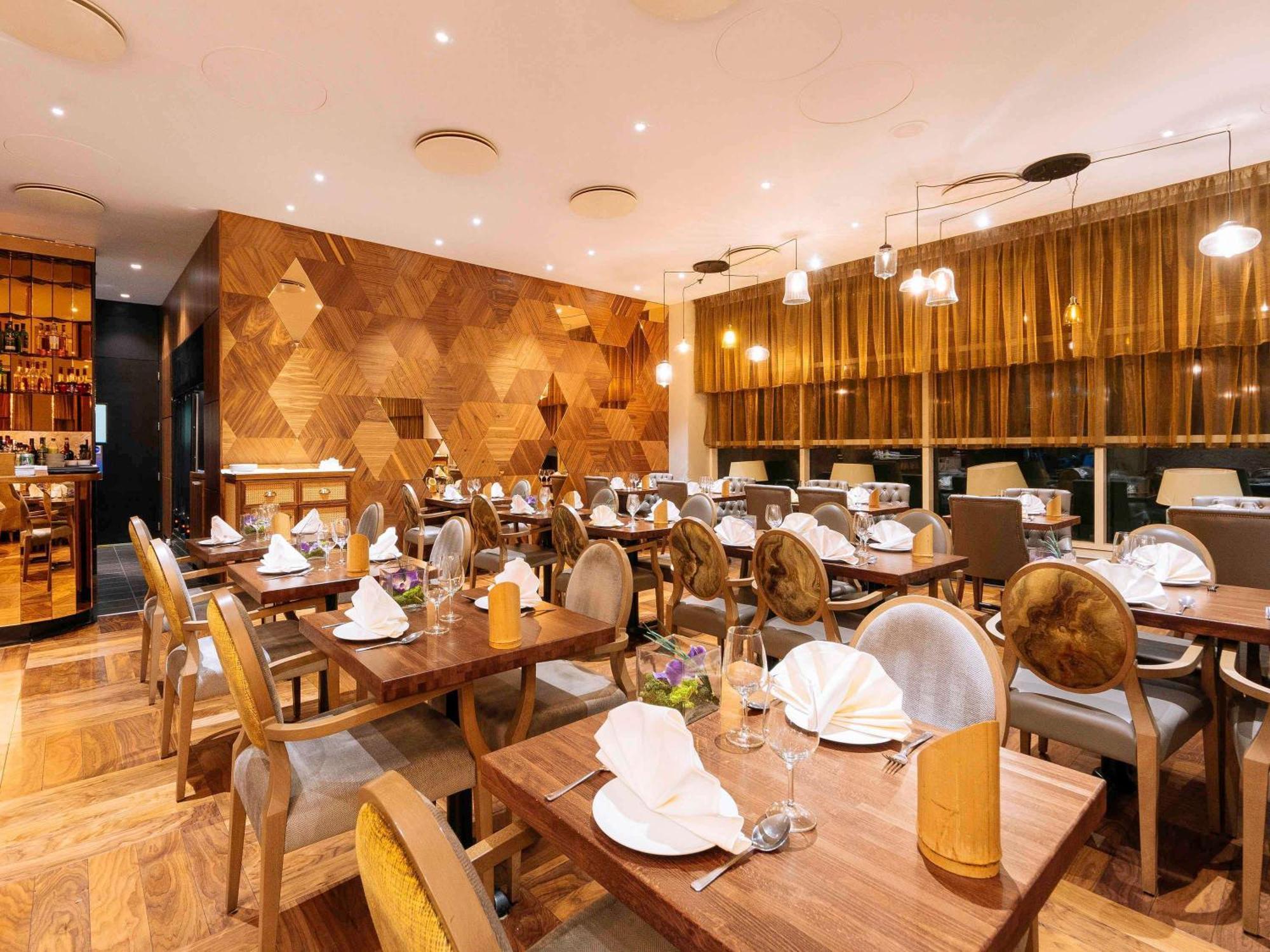 Sofitel London Gatwick 4*